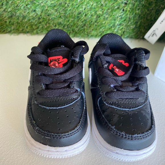 5C Airforce 1s black & orange. - Picture 2 of 4